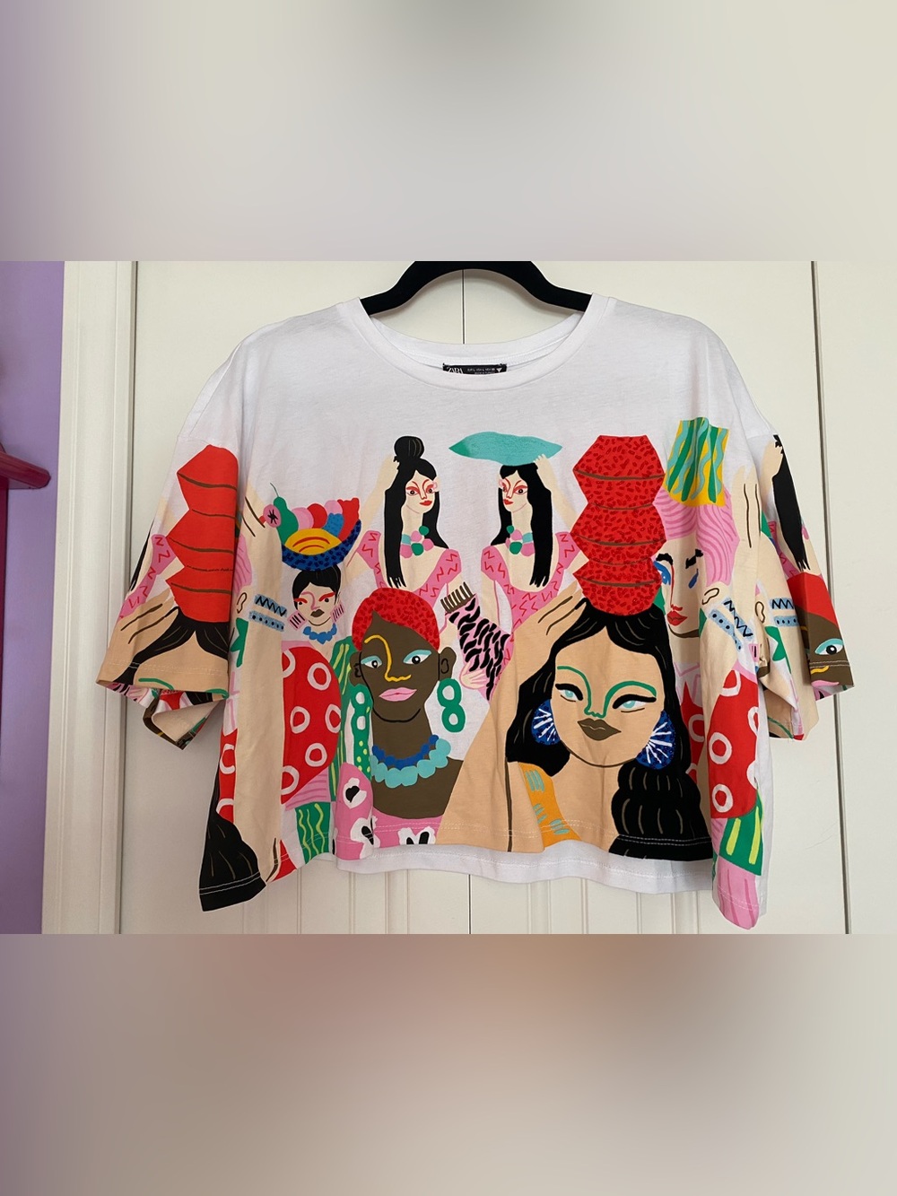 Zara White Graphic Crop Top with Multicolor Illustration - Picture 4 of 10